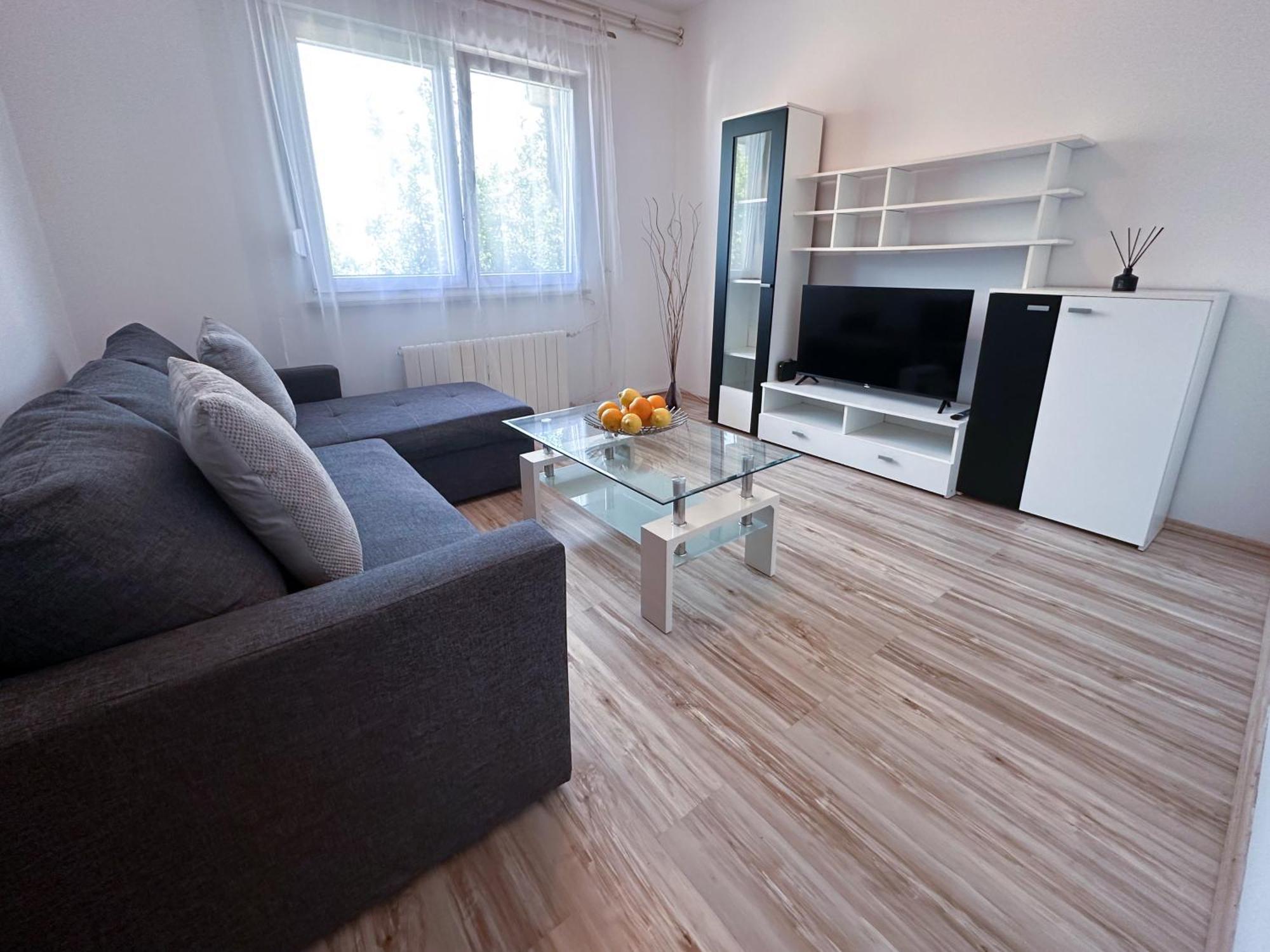 Elegant Grey Apartment Pula